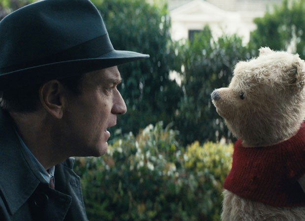 Ewan McGregor e o ursinho Pooh em Christopher Robin (Foto: Divulgação/Disney)
