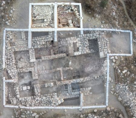 Imagem aérea da Residência do Governador. (Foto: Sky View and Griffin Aerial Imaging/ Tel 'Eton archaeological expedition)