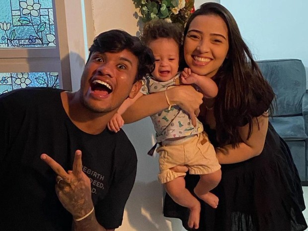 Luan Otten e Caroline Barbosa são pais de Pedro e esperam o segundo filho (Foto: Reprodução/Instagram)