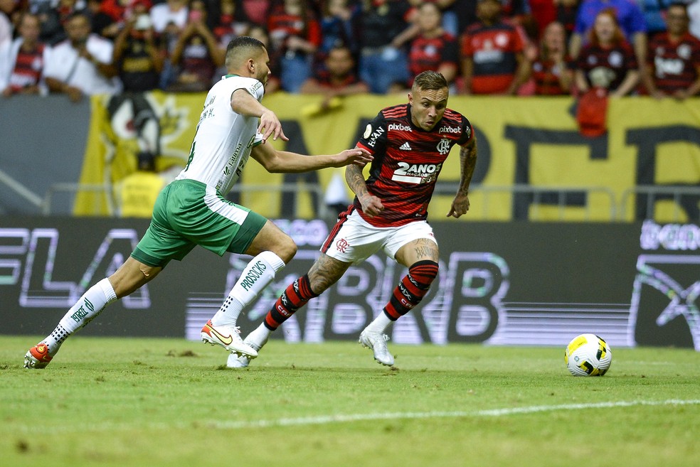 Everton Cebolinha em ação contra o Juventude — Foto: Marcelo Cortes/Flamengo