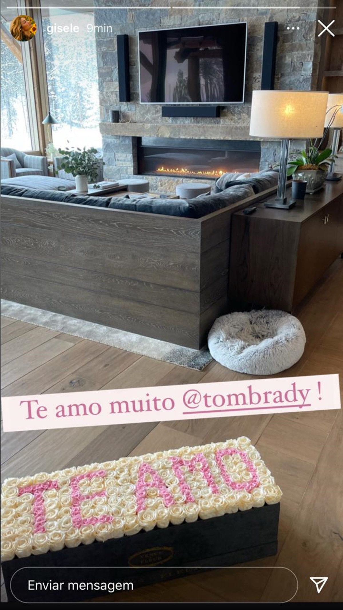 Gisele Bündchen ganha presente de Tom Brady com frase em português (Foto: Reprodução/Instagram)