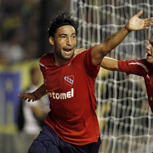 Clube argentino é condenado a pagar 500 mil dólares a Cruzeiro por Farías