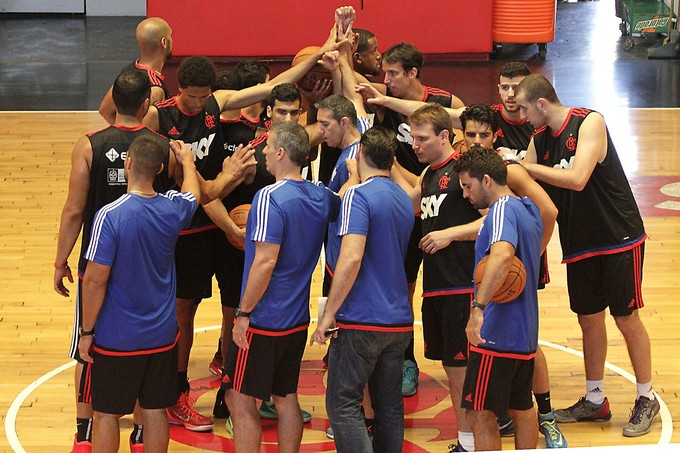 Basquete do Flamengo, skate e vôlei nesta sexta-feira nos canais SporTV