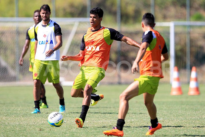 danilo Vasco treino pinheiral (Foto: Marcelo Sadio / Vasco.com.br) danilo Vasco treino pinheiral (Foto: Marcelo Sadio / Vasco.com.br)
