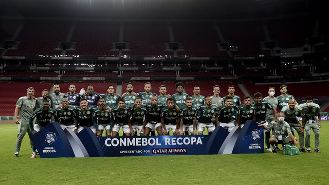 Time do Palmeiras posado na final da Recopa contra o Defensa y Justicia