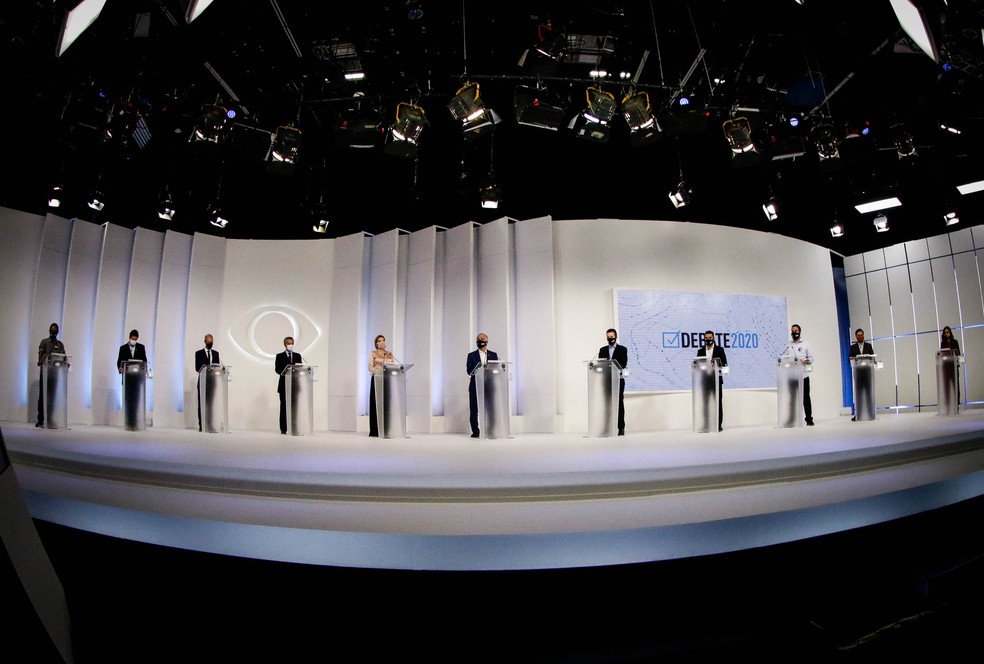 Candidatos à Prefeitura de São Paulo participam de primeiro debate na noite desta quinta-feira (1) na TV Bandeirantes. — Foto: Aloisio Maurício/Estadão Conteúdo 