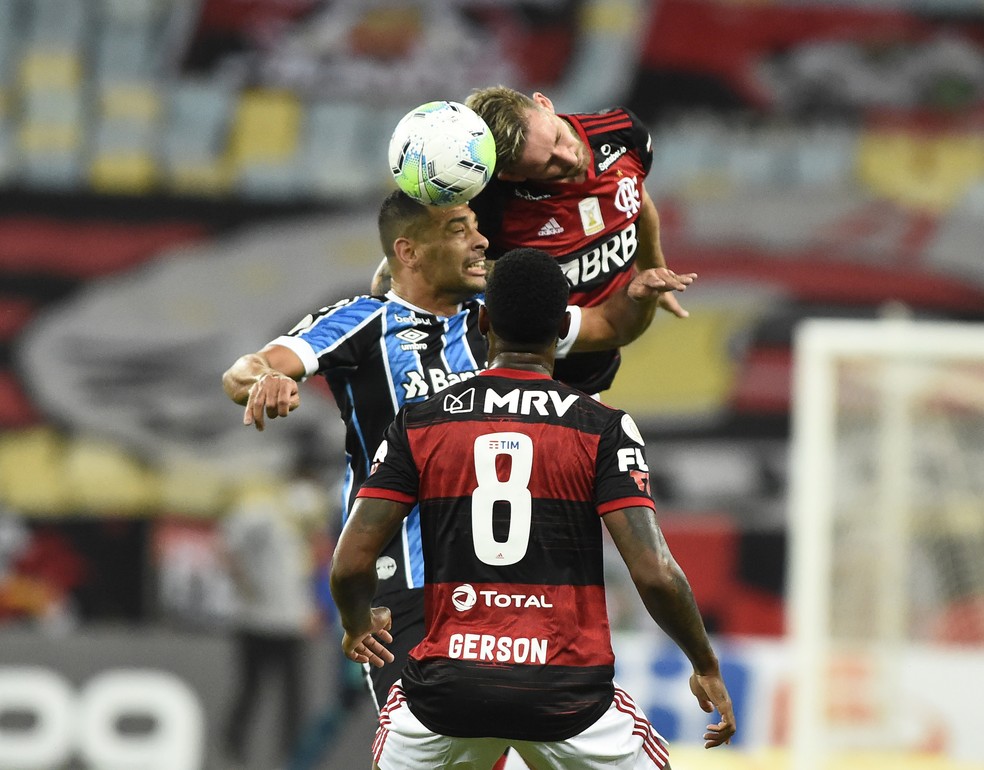 Diego Souza e Maicon sentem problemas e viram dúvida para o Grêmio