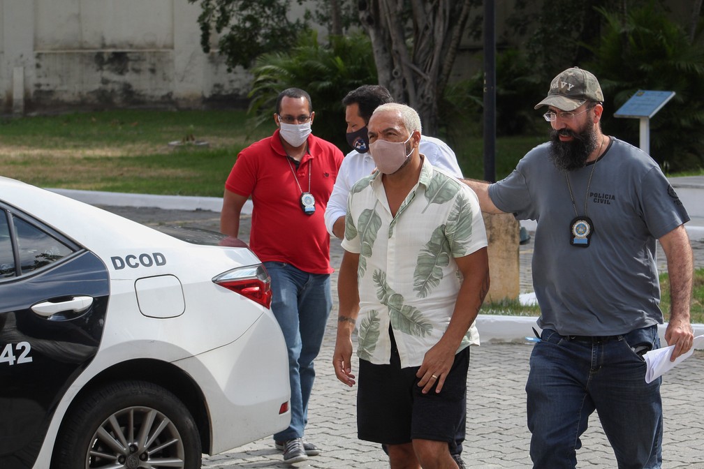 Cantor Belo chega à Cidade da Polícia após prisão  — Foto: Joao Gabriel Alves/Enquadrar/Estadão Conteúdo