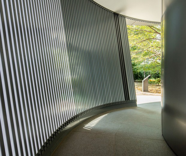 Tadao Ando projeta banheiro público escultural em Tóquio (Foto: Satoshi Nagare / Divulgação)