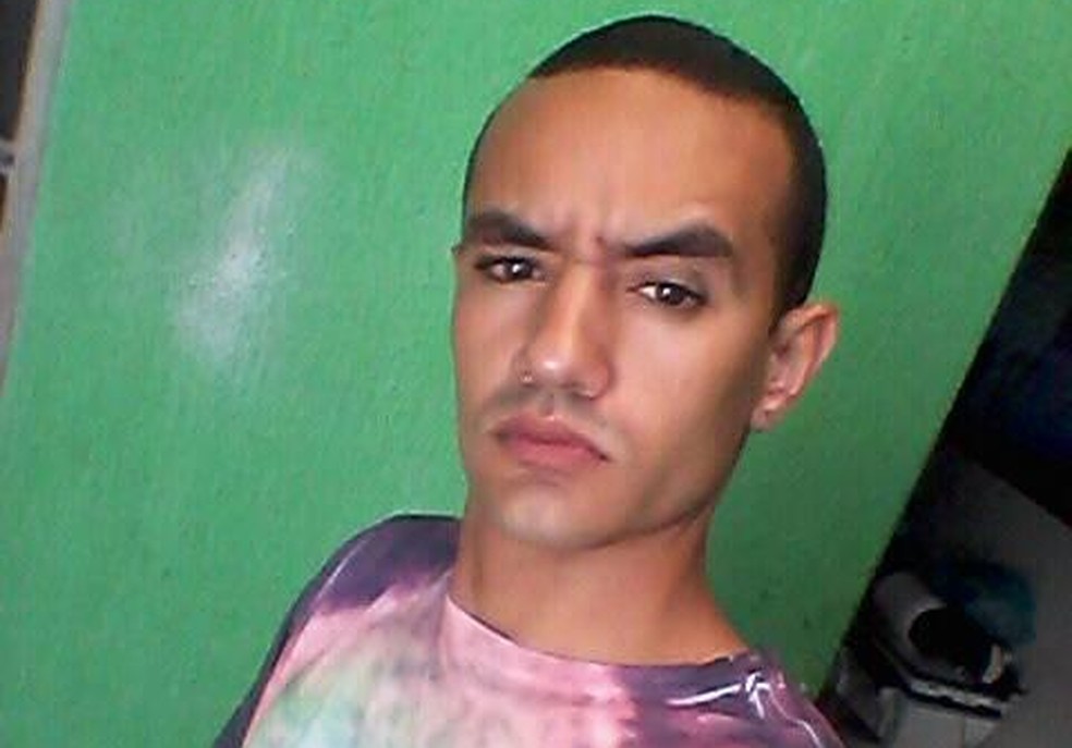 Stefano Jesus de Amorim, de 21 anos, matou ex-mulher a facadas em Santa Maria, no Distrito Federal (Foto: Facebook/Reprodução)
