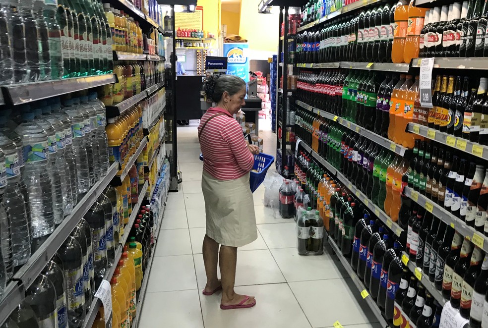Supermercado no Rio de Janeiro  — Foto: Pilar Olivares/Reuters