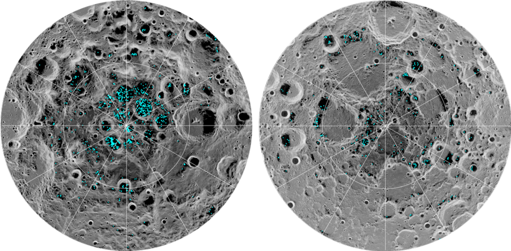 Imagem mostra a distribuição do gelo na superfície do polo sul da Lua (à esquerda) e no polo norte (à direita) (Foto: NASA)