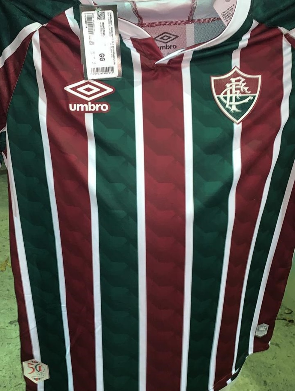 Nova camisa tricolor do Fluminense será lançada um mês depois da previsão — Foto: Reprodução
