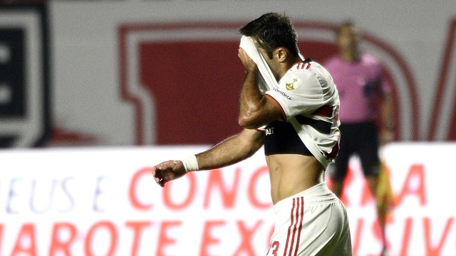Eder sai lesionado em São Paulo x Racing
