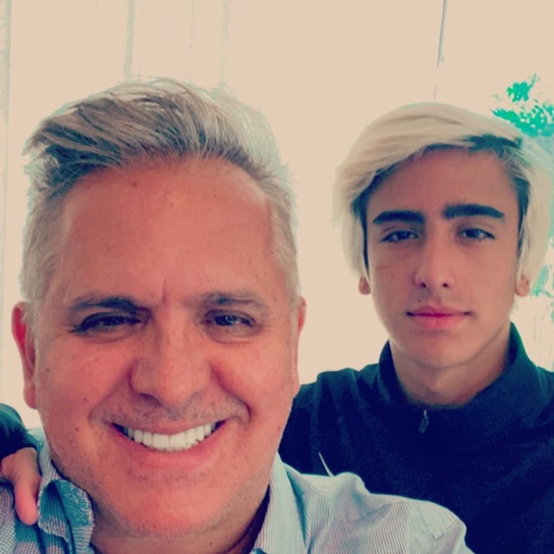 Orlando Morais e o filho caçula, Bento (Foto: Reprodução/Instagram)