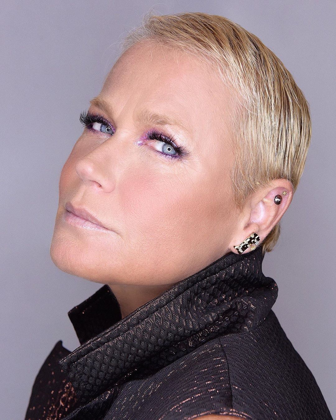 Xuxa revela o que faria se pudesse voltar no tempo e a resposta não é o que  você imagina!