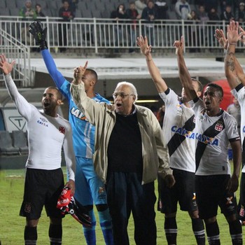 Eurico Vasco Casaca Joinville (Foto: Carlos Gregório Jr/Vasco) Eurico Vasco Casaca Joinville (Foto: Carlos Gregório Jr/Vasco)