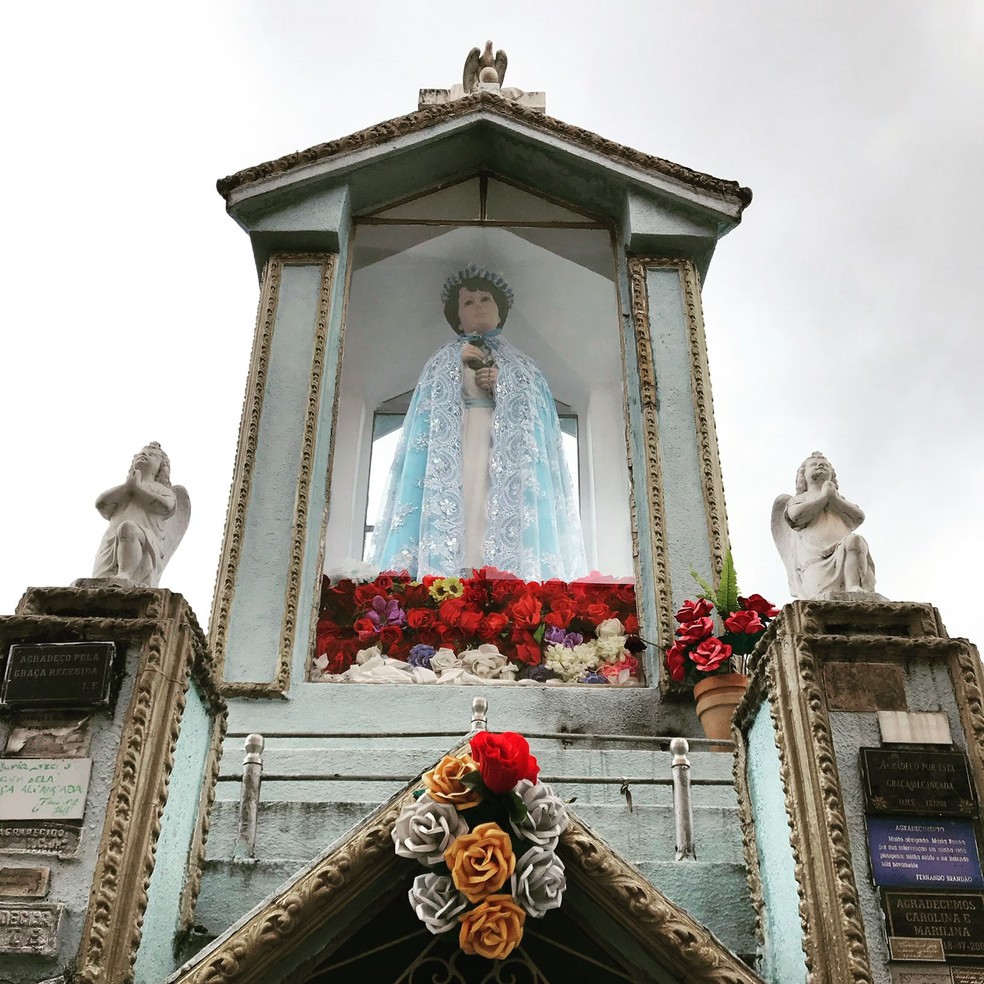 Capela de Maria Bueno recebe intenções de fiéis de todo o estado, que fazem os mais variados pedidos — Foto: Divulgação/Clarissa Grassi