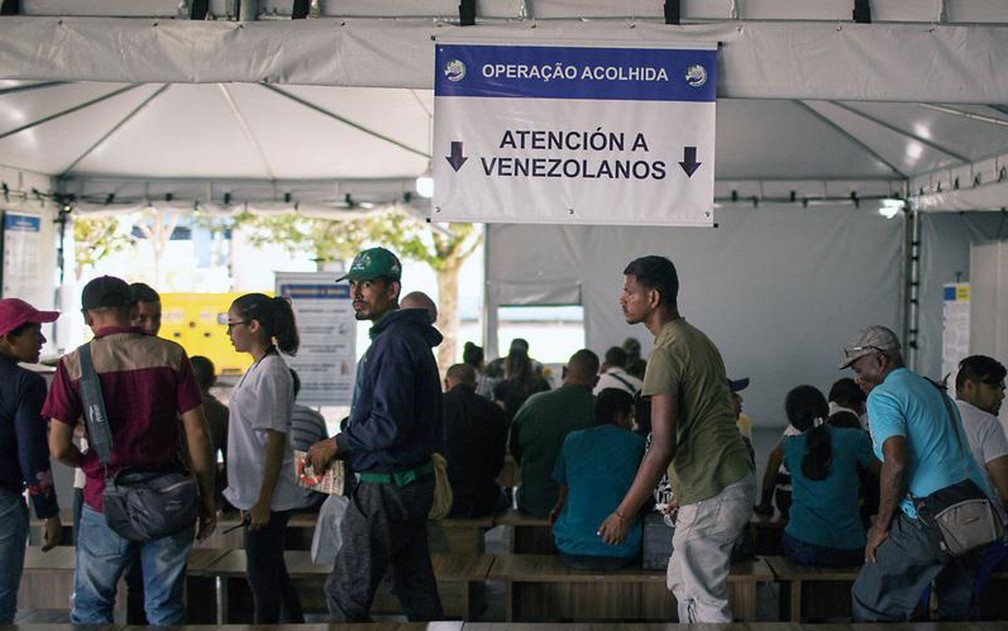 Venezuelanos na cidade de Pacaraima, em Roraima — Foto: DW/Y. Boechat