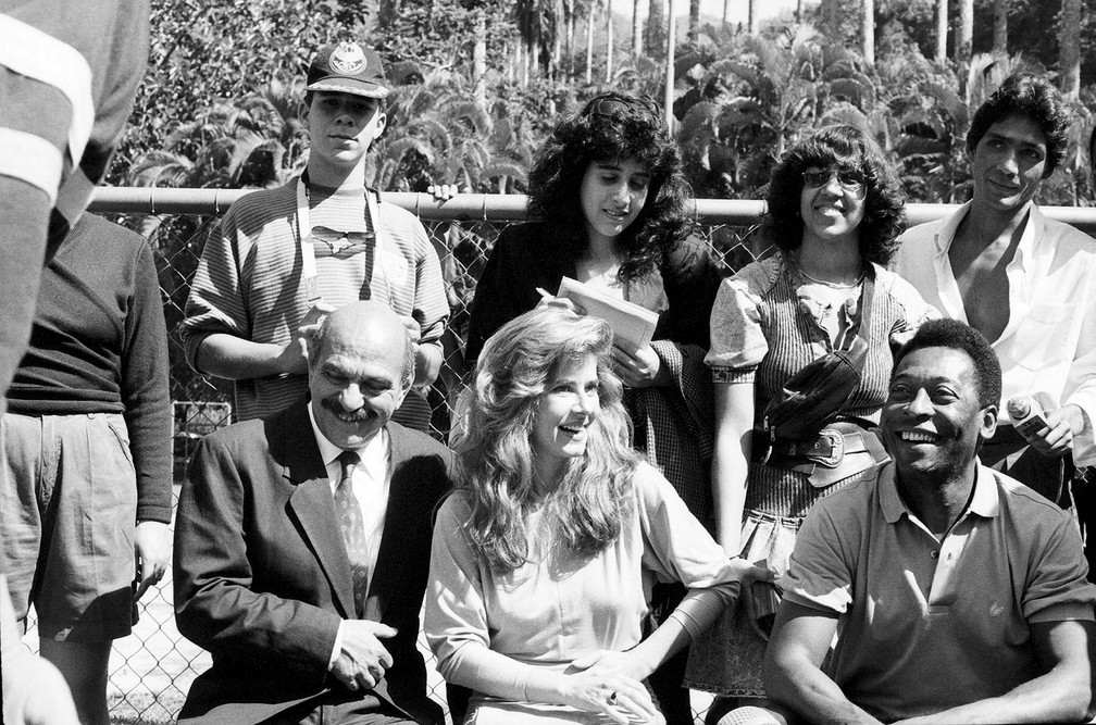 Lima Duarte, Maitê Proença e Pelé durante gravações da novela 'O Salvador da Pátria', em 1989  — Foto: Acervo Grupo Globo