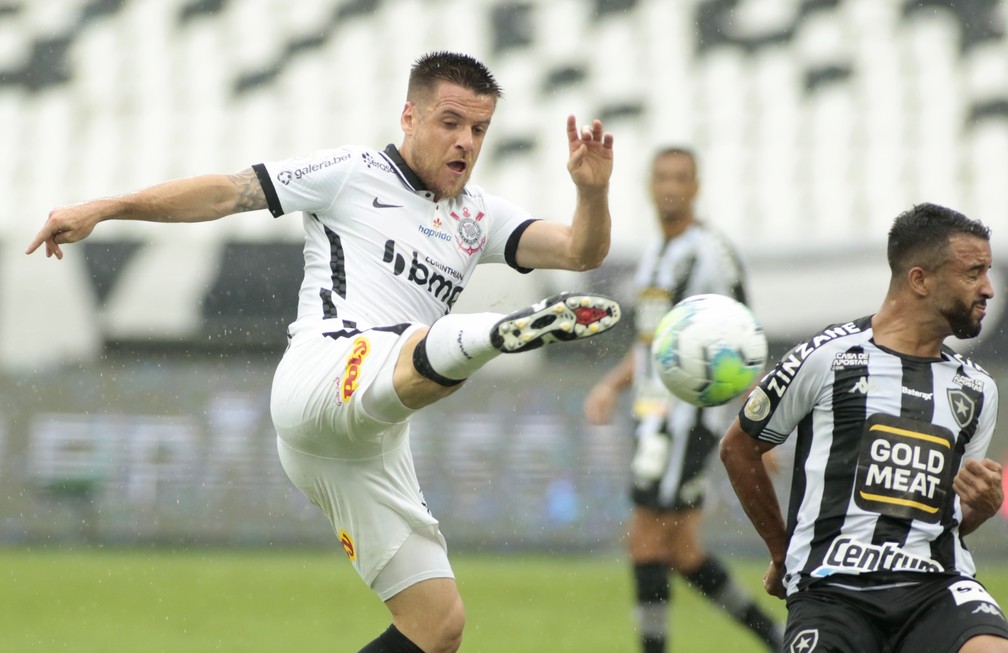 Ramiro leva terceiro amarelo e desfalca o Corinthians no primeiro jogo de 2021, contra o Fluminense