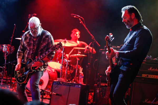 O Eagles of Death Metal durante um concerto recente (Foto: Getty Images)