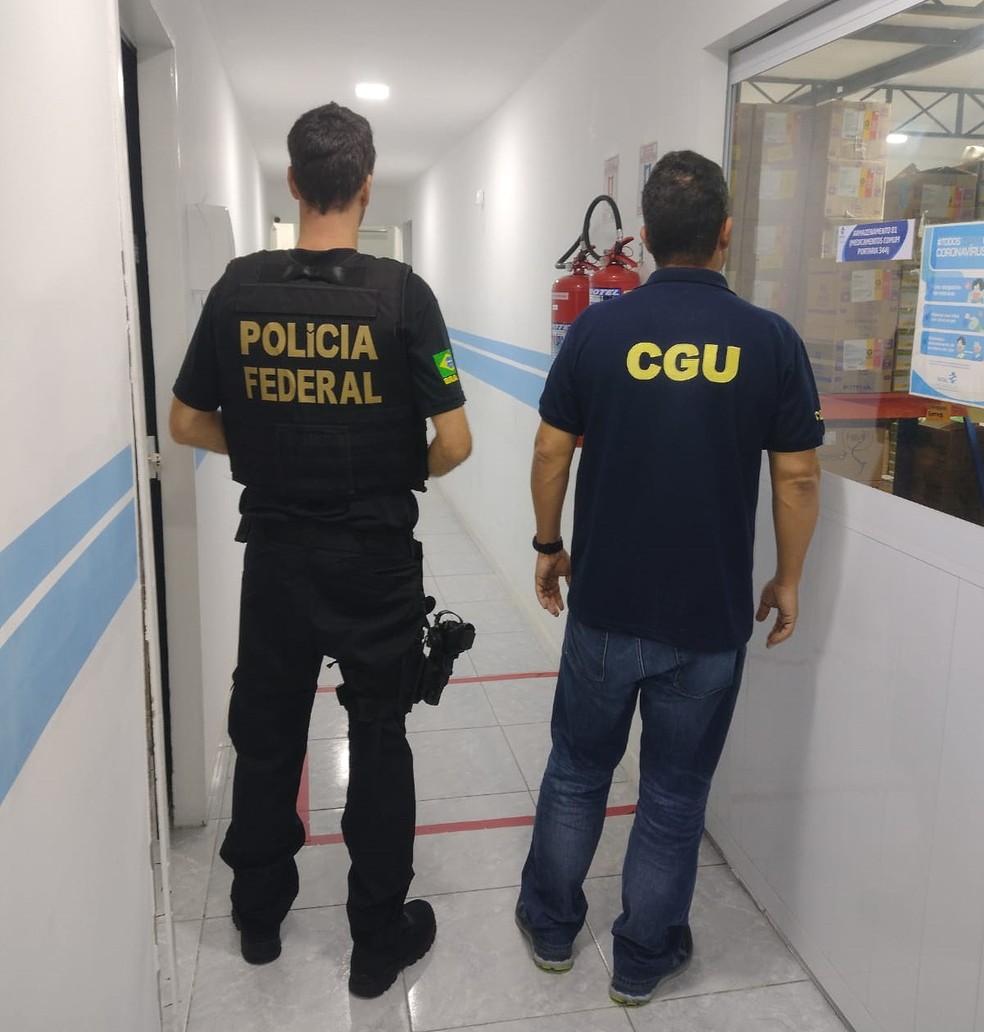Policiais Federais e servidores da CGU cumprem mandados em quatro prefeituras do RN — Foto: Divulgação