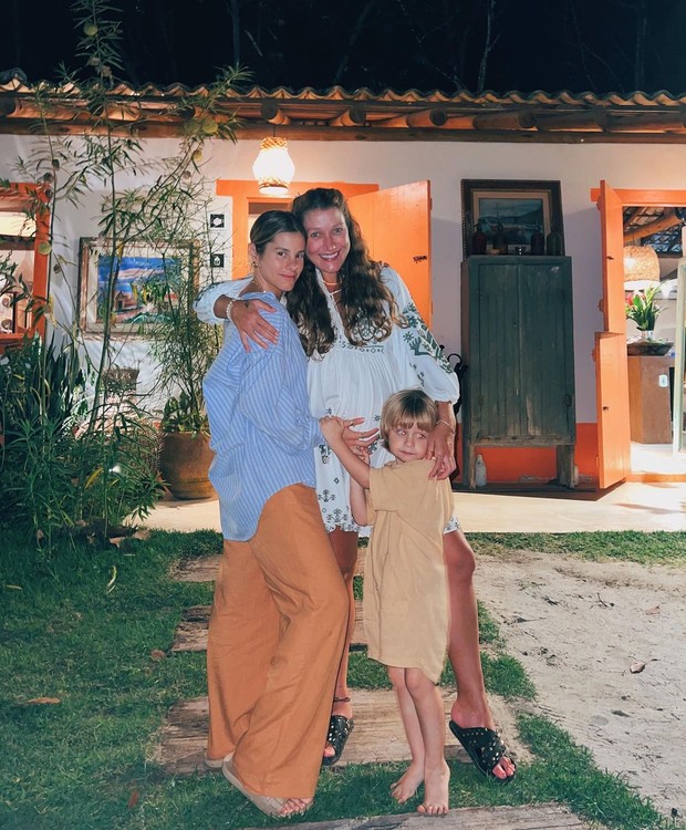 Shantal com o filho, Felippo e Gabriela Pugliesi com (Foto: Reprodução / Instagram)