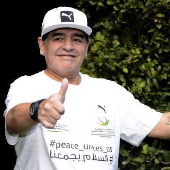 Maradona promove a Partida da Paz (Foto: Claudio Onorati/EFE)
