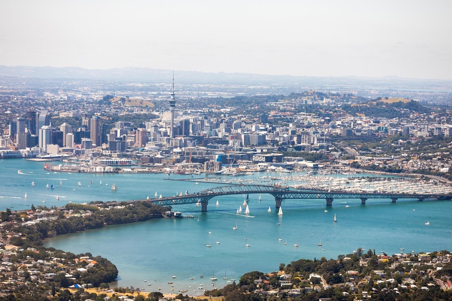 Cidade da Nova Zelândia se torna uma das primeiras a cobrar 'taxa climática' de moradores