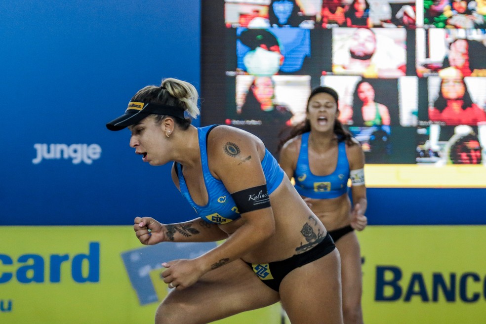 Rebecca e Talita conquistam etapa no feminino — Foto: Ana Patrícia/Inovafoto/CBV