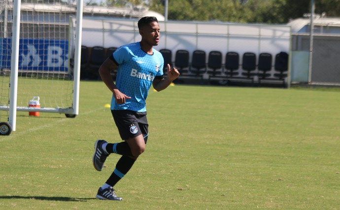 Grêmio treina em horário de jogo sem titulares e com o retorno de Biteco