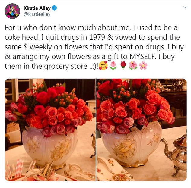 O post da atriz Kirstie Alley falando sobre seu vício em cocaína (Foto: Twitter)