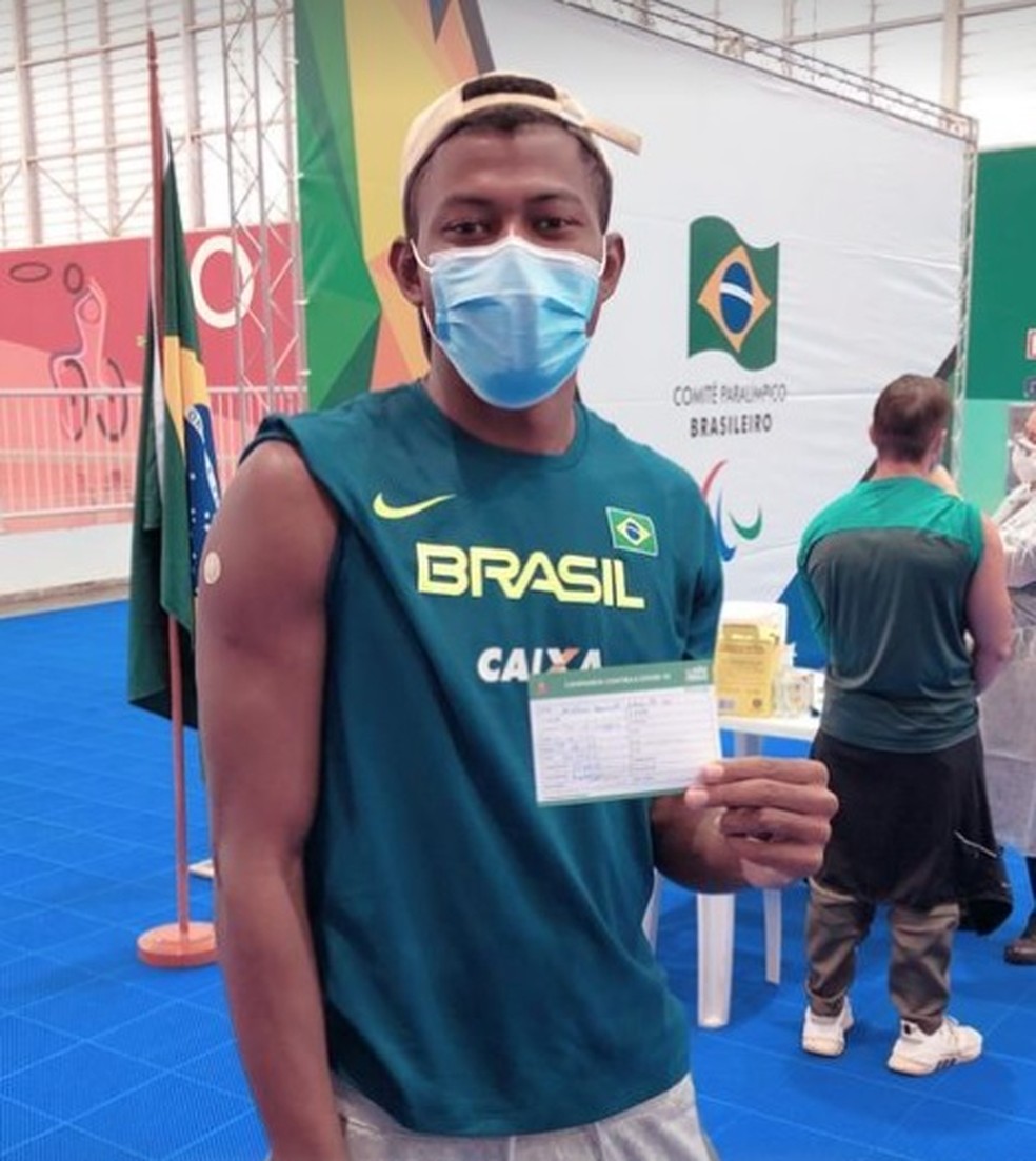 Mateus, do salto triplo e do Pinheiros, compartilhou momento nas redes sociais — Foto: Instagram / Reprodução