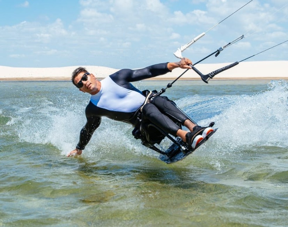 Fernando Fernandes curtiu passeio pelos Lençóis Maranhenses e praticou kitsurf — Foto: Divulgação