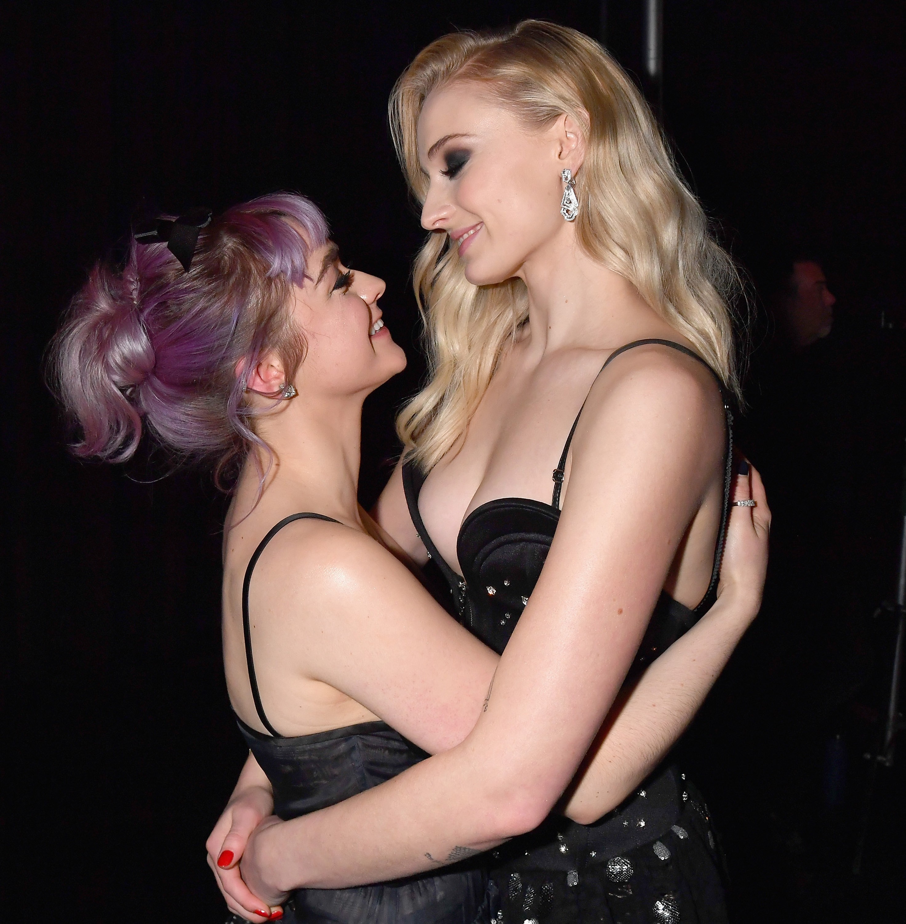 Maisie Williams e Sophie Turner (Foto: Getty Images)