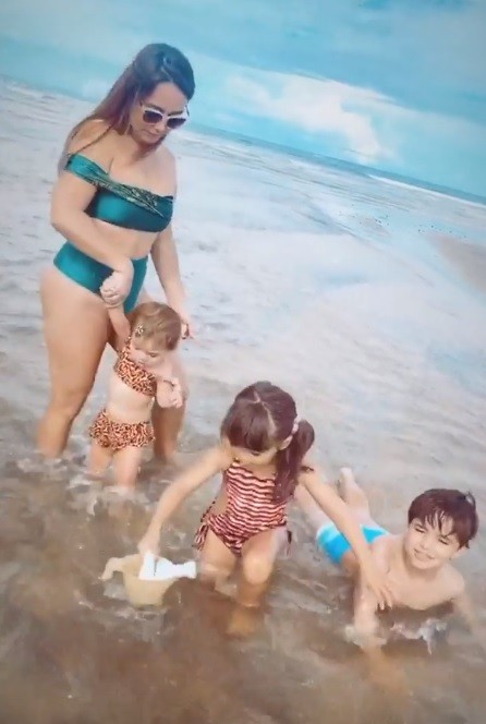 Sabrina leva a família para passeio no mar (Foto: reprodução/ instagram)