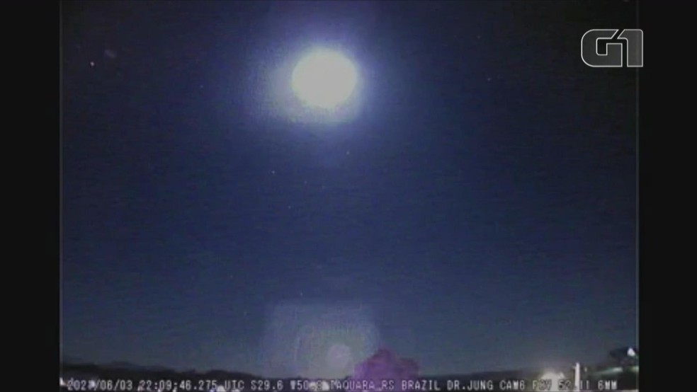 Meteoro em seu momento mais luminoso atingiu a magnitude -12.5, equivalente ao brilho de uma Lua Cheia. — Foto: Observatório Espacial Heller&Jung/Divulgação