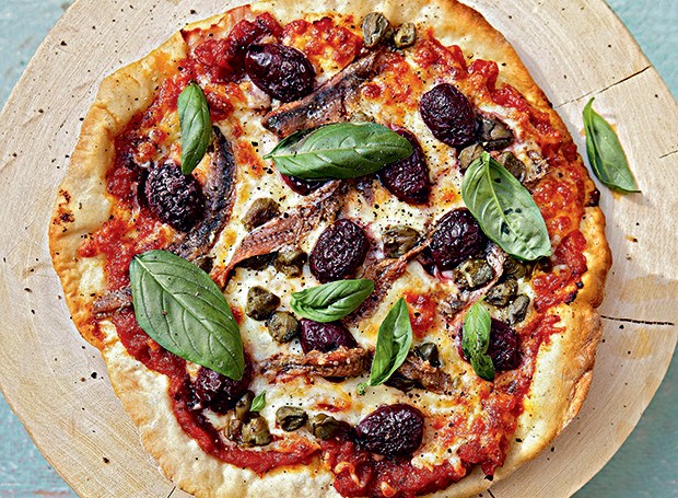 Pizza crocante de mozarela e anchova (Foto: StockFood / Gallo Images Pty Ltd.)