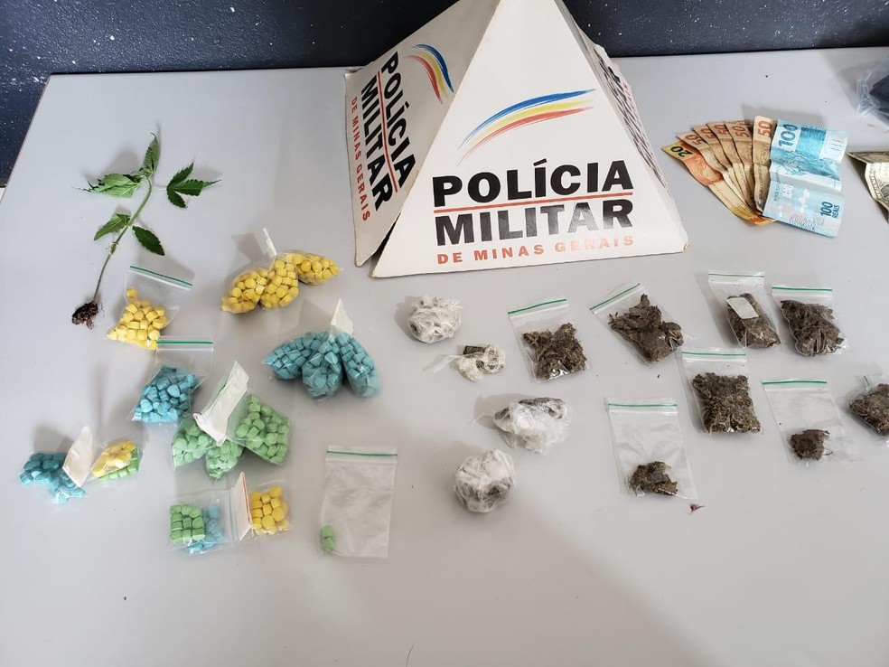 Operação em Patos de Minas e região investiga quadrilha envolvida com tráfico de drogas — Foto: PM/Divulgação