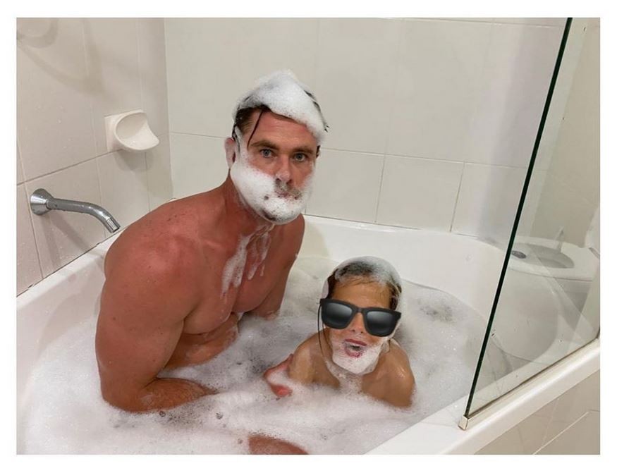 Chris Hemsworth e o filho (Foto: Instagram)