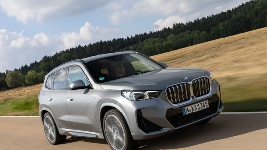 Teste: BMW X1 estreia versão elétrica, continua bom de dirigir e tem 438 km de autonomia