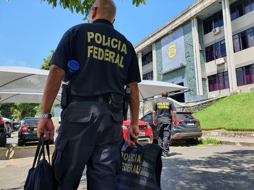 Polícia Federal na Bahia — Foto: Júlio César Almeida/TV Bahia