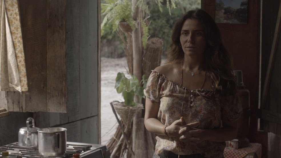 Luzia está grávida de Beto/Miguel. Ela fica receosa com a notícia, mas toma coragem para contar (Foto: TV Globo)