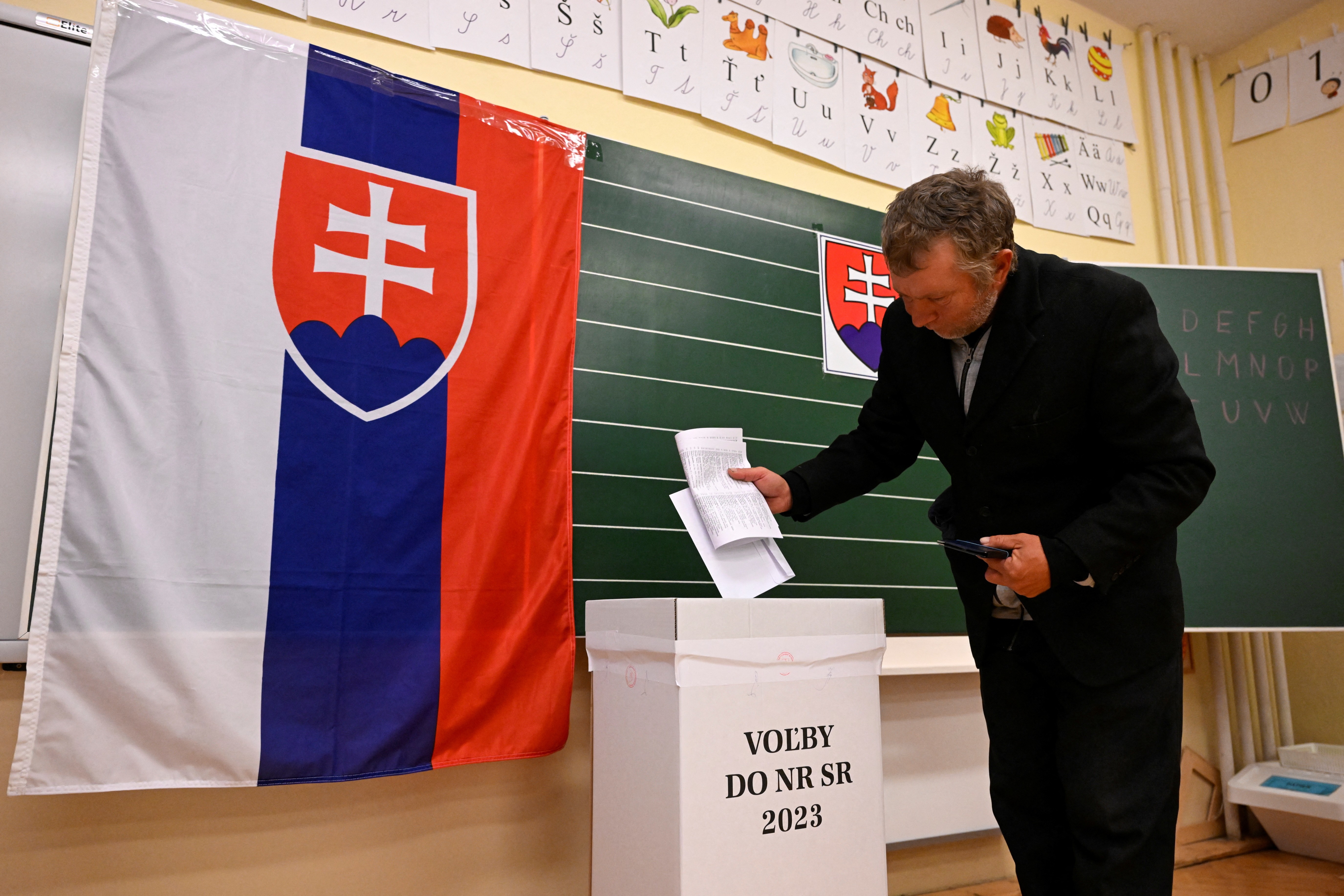 Político pró-Rússia vence eleição na Eslováquia, país membro da Otan