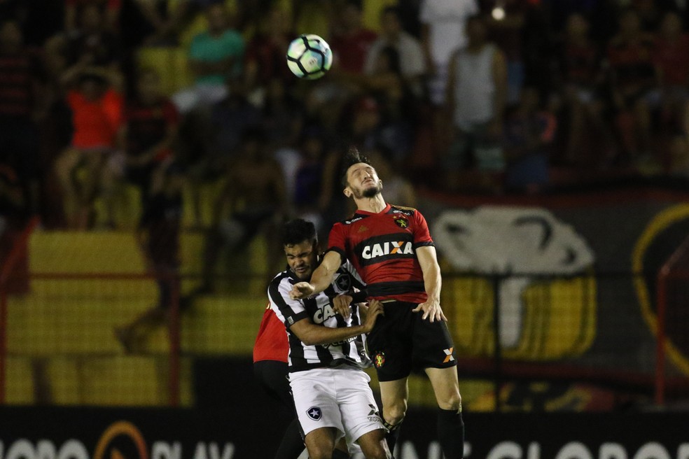 Sport tem só uma vitória nos últimos 16 jogos (Foto: Aldo Carneiro / Pernambuco Press)