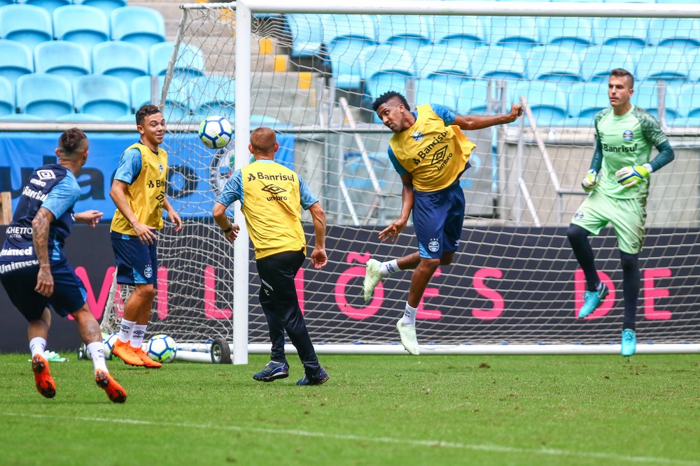 Bruno Cortez valoriza busca por título do Brasileirão: Quem não quer ganhar?