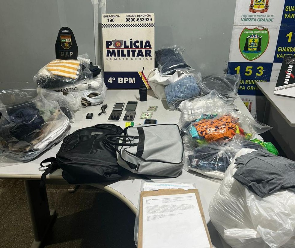 Objetos da vítima foram recuperados  — Foto: Polícia Militar
