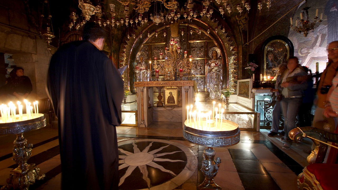 Interior da Igreja do Santo Sepulcro, em Jerusalém (Foto: Wikimedia Commons)