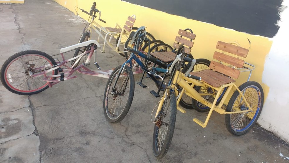 As bicicletas sÃ£o reutilizadas e viram cadeiras de rodas que serÃ£o doadas na regiÃ£o. â?? Foto: Agepen MS/ReproduÃ§Ã£o